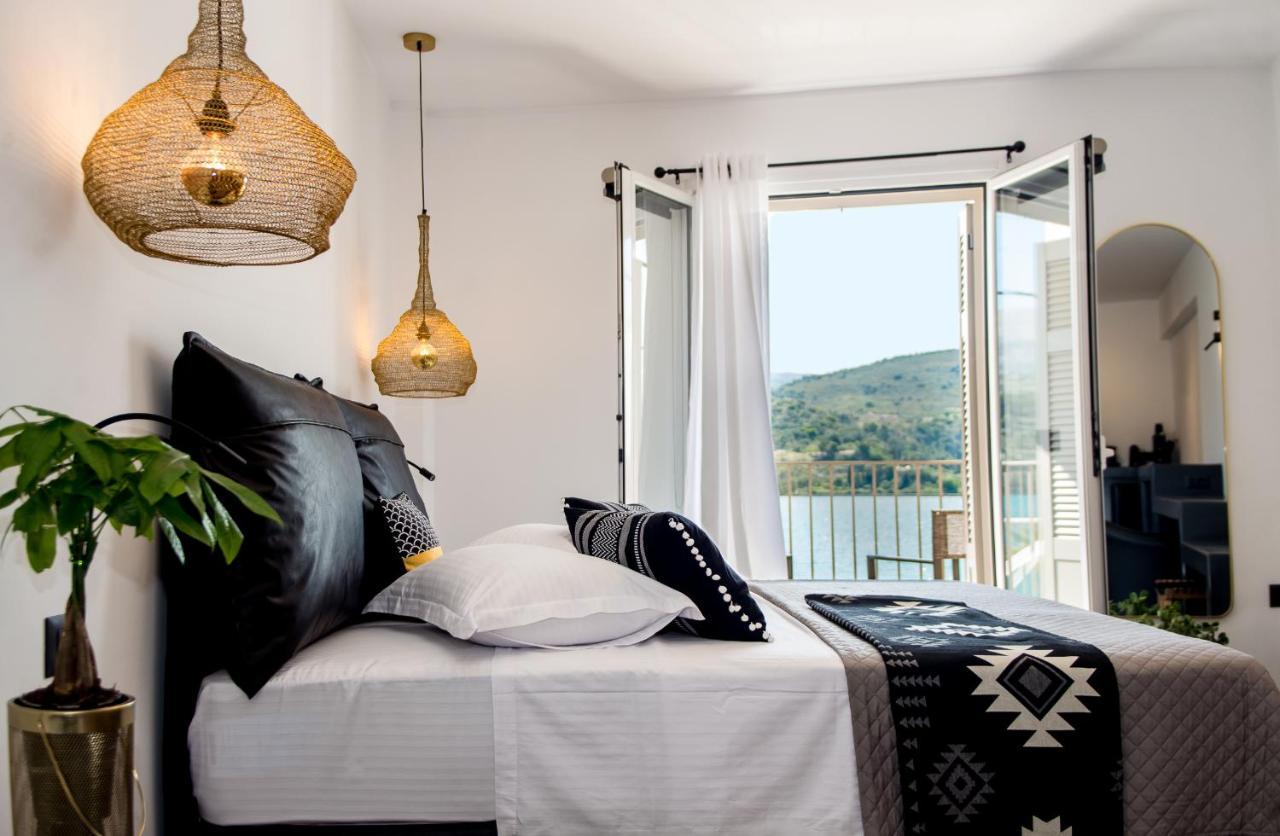 A & B Minimal Suite Ιι With Sea View In Argostoli Ngoại thất bức ảnh